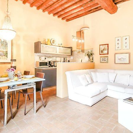 Apartment Guinigi With Private Courtyard 루카 외부 사진