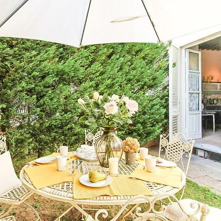 Apartment Guinigi With Private Courtyard 루카 외부 사진
